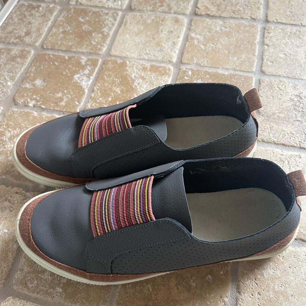 Chic Women's Slip-On Loafers - Gray and Brown